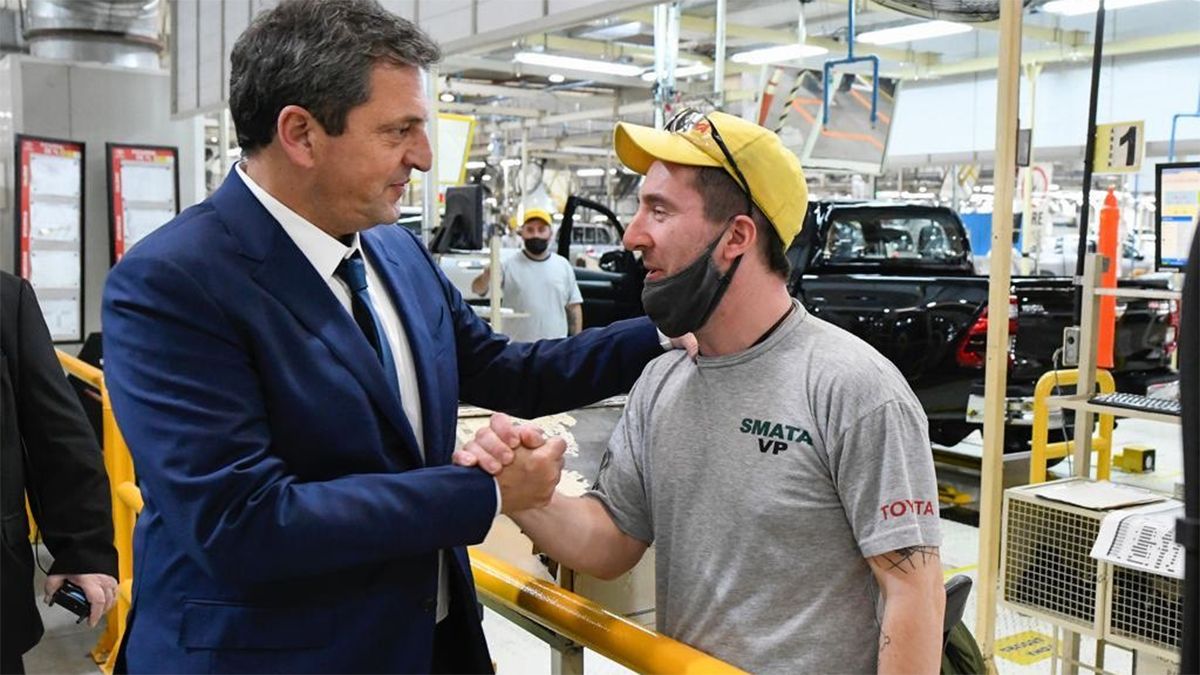 Sergio Massa comunicó en Twitter el beneficio en el Impuesto a las Ganancias.