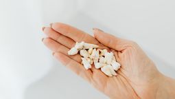 Es probable que este sueño tenga que ver con las palabras que dices o te guardas. Es probable que este sueño tenga que ver con las palabras que dices o te guardas.