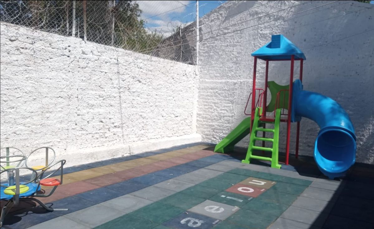 Así quedó uno de los jardines maternales pintados por los grafiteros sancionados. Así quedó uno de los jardines maternales pintados por los grafiteros sancionados.