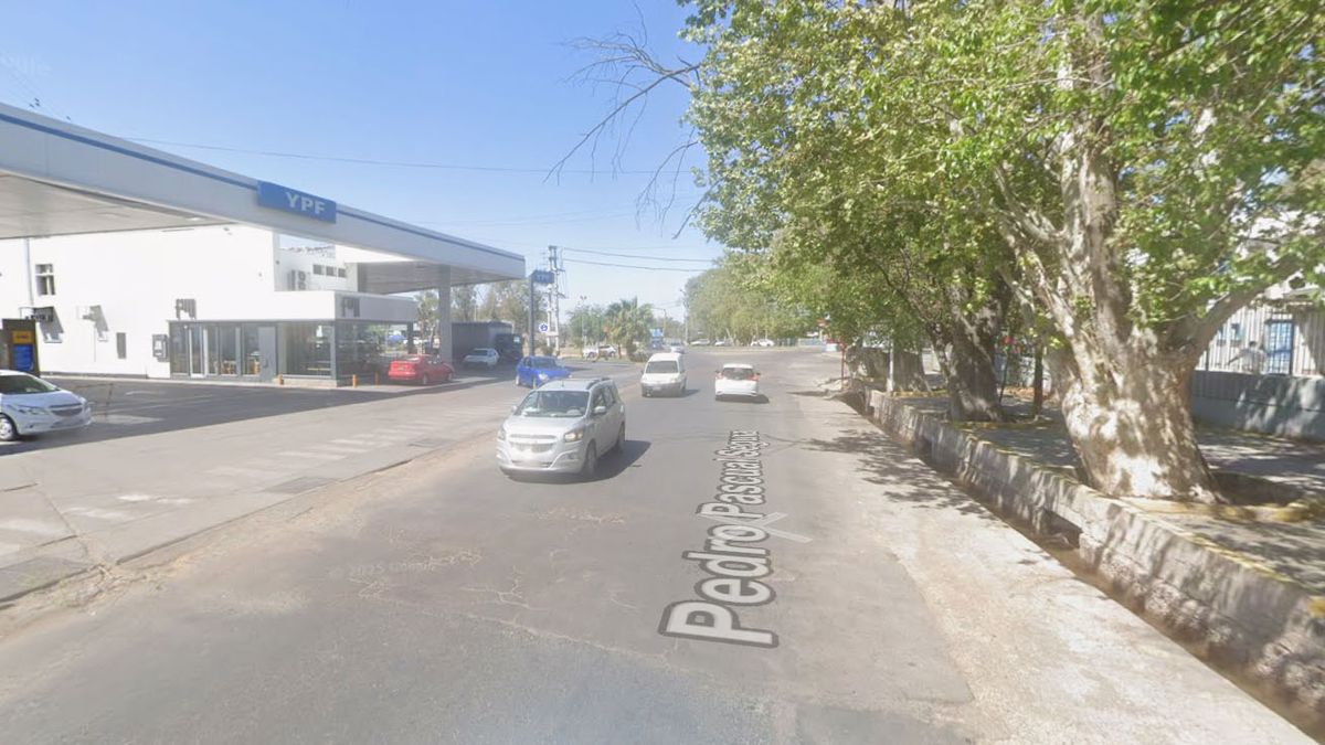 El robo ocurrió pasada la medianoche de este lunes frente a la estación de servicio YPF de Acceso Norte y calle Pascual Segura, de Las Heras. Imagen ilustrativa. El robo ocurrió pasada la medianoche de este lunes frente a la estación de servicio YPF de Acceso Norte y calle Pascual Segura, de Las Heras. Imagen ilustrativa.