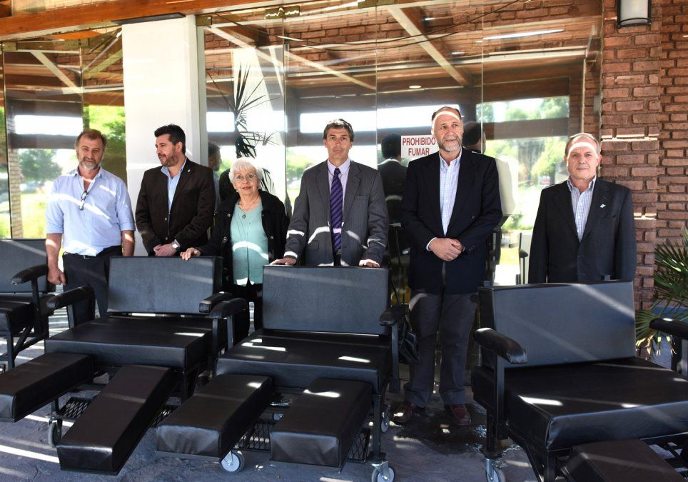 La escuela Álvarez Condarco y Vendimia Solidaria donaron sillas para obesos