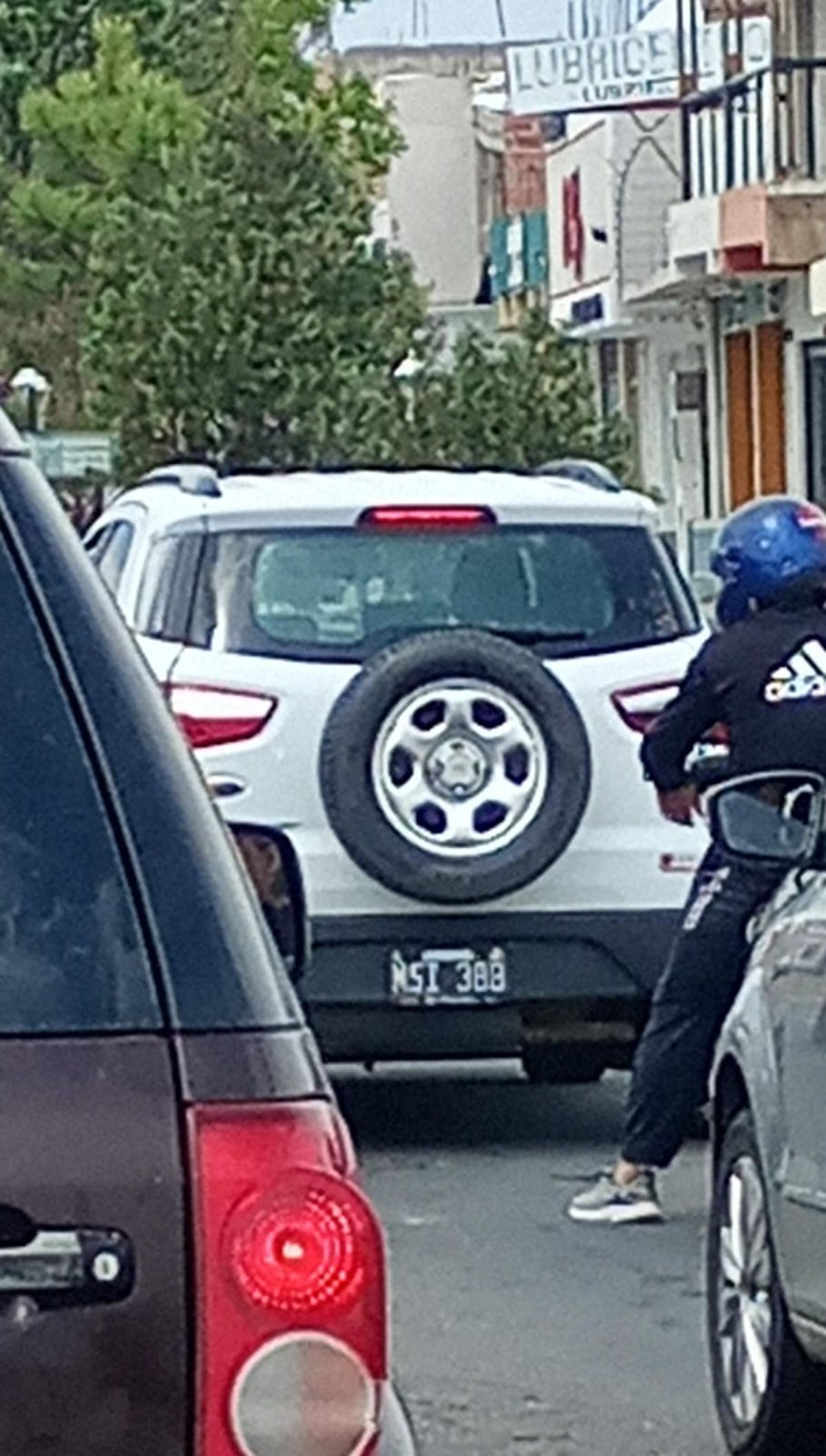 La Eco Sport en el que se transportaba el camionero sospechado de integrar una banda criminal dedicada al contrabando de armas. La Eco Sport en el que se transportaba el camionero sospechado de integrar una banda criminal dedicada al contrabando de armas.
