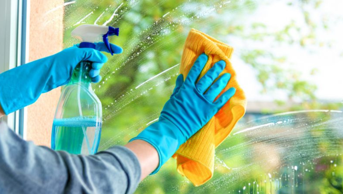 Adiós marcas de suciedad: este truco dejará como nuevo tus vidrios