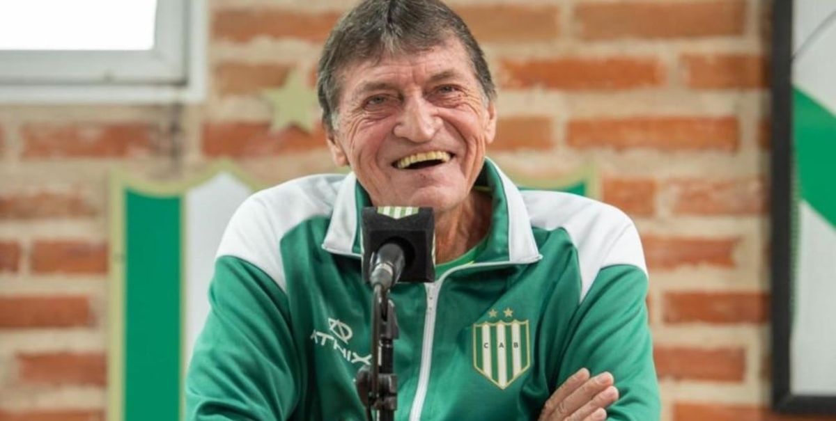 Falcioni transitaba su quinto ciclo en Banfield. Falcioni transitaba su quinto ciclo en Banfield.