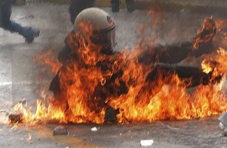 Hubo tres muertos en Grecia en medio de una manifestación por la crisis económica y el plan de ajuste