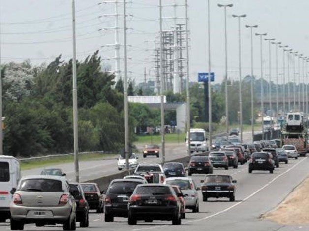 Segunda quincena: casi dos mil vehículos por hora transitan rumbo a la costa atlántica