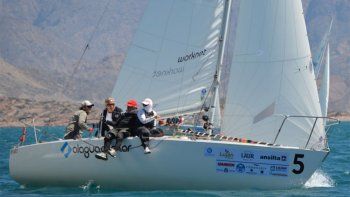 Nicolás Cubria, un dirigente que también compite en la Clase J24, en Potrerillos