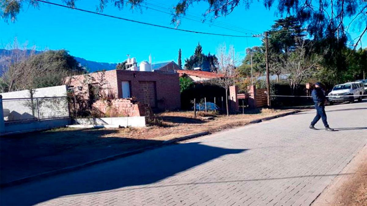 La mujer intentó quitarse la vida luego de cometer el crimen. (Foto: gentileza eldocetv)