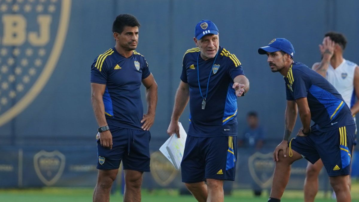Hugo Ibarra pasa un mal momento en Boca acompañado por Pompei y Gracián