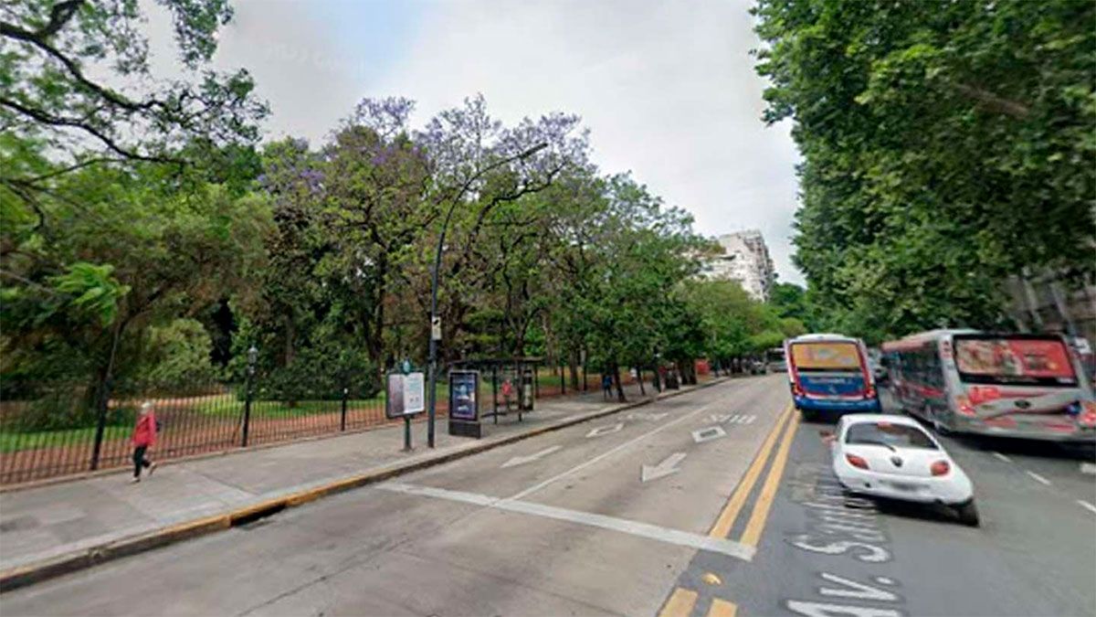 El accidente se produjo cerca del mediodía en el cruce la avenida Santa Fe y la calle Armenia, en el barrio porteño de Palermo.