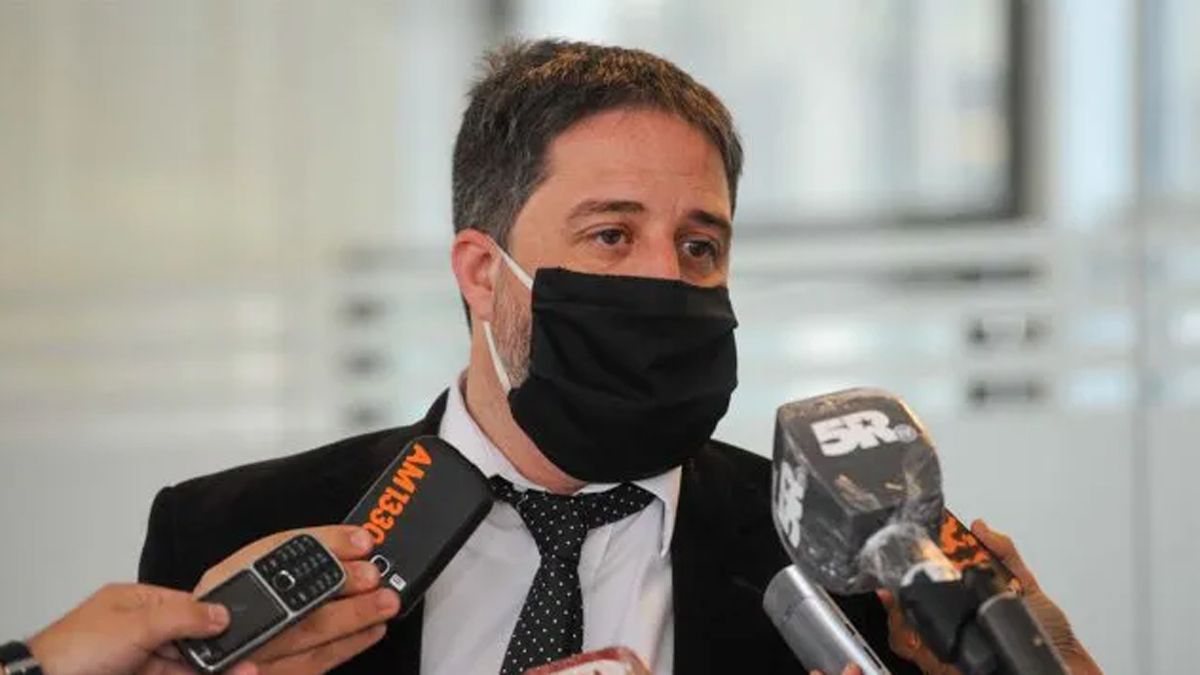 Usa chaleco antibalas uno de los fiscales en el juicio a 