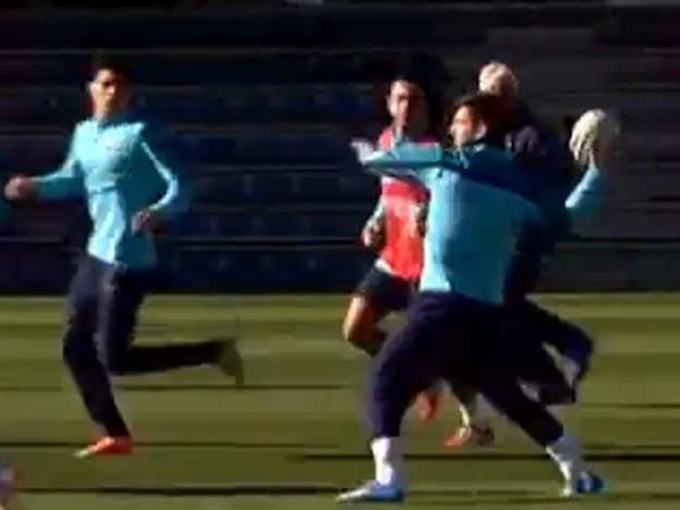 Messi ahora la rompe como quarterback