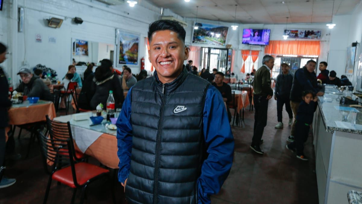 Iván es médico y nació en Salta. Iván es médico y nació en Salta.