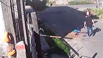 Video: un chico de 16 años fue asesinado a botellazos y golpes en la cabeza