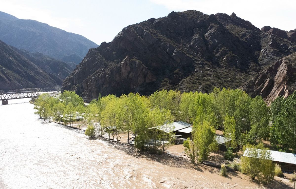 El dique Potrerillos sigue erogando agua del río Mendoza