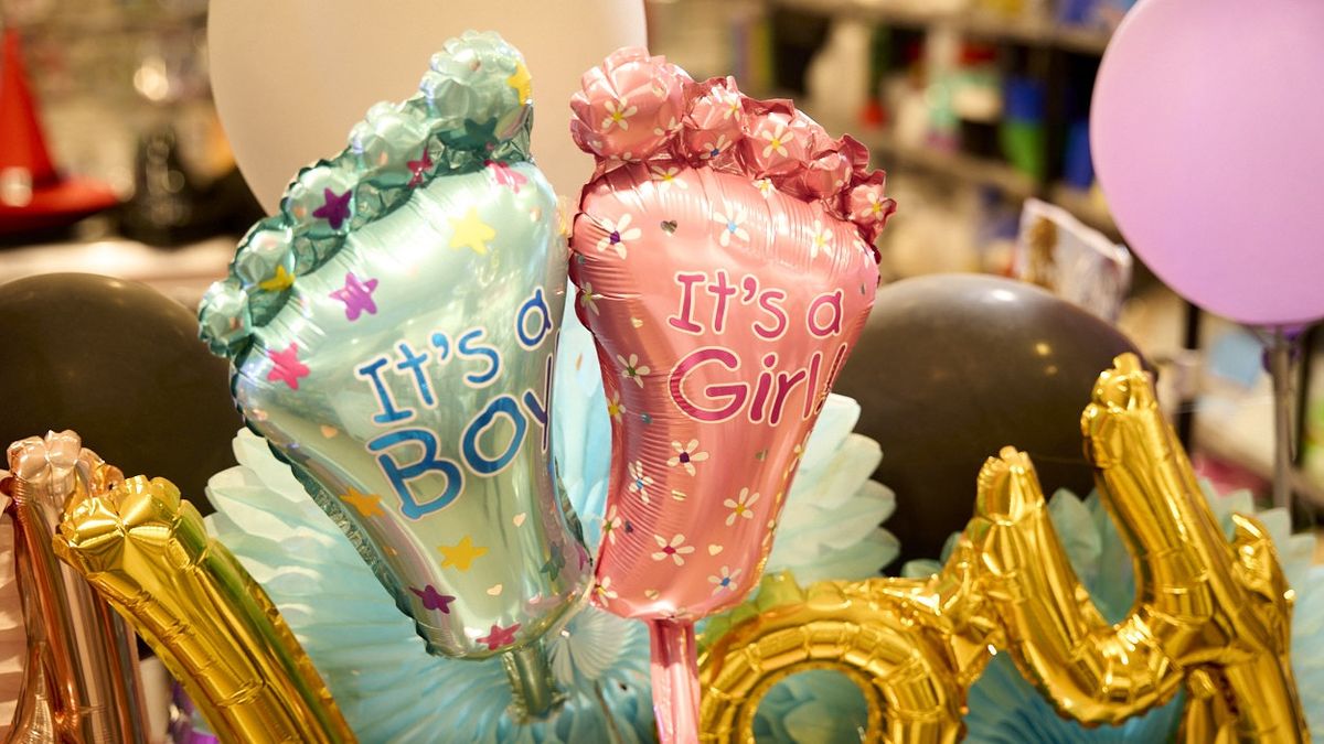 Todo tipo de decoración se crean para inmortalizar el momento de la revelación del sexo del bebé durante el embarazo. Todo tipo de decoración se crean para inmortalizar el momento de la revelación del sexo del bebé durante el embarazo.