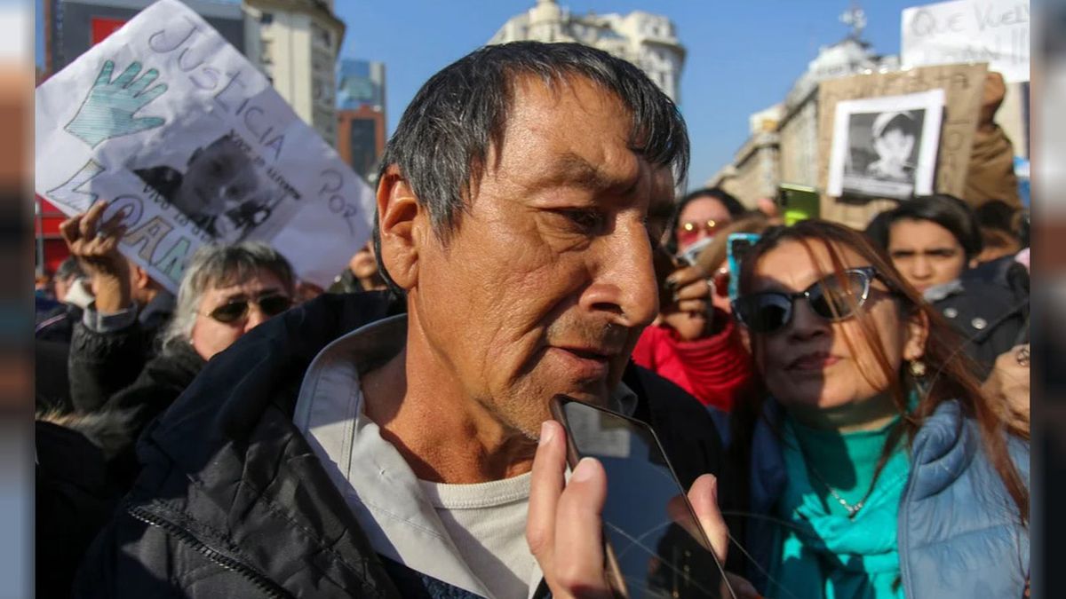 El padre de Loan se descompensó en medio de la marcha realizada en el Obelisco