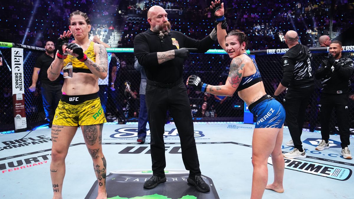 El meneito de Fiona. Ailín Pérez es consagrada ganadora del combate en el UFC 311 y comienza su festejo.tradicional.