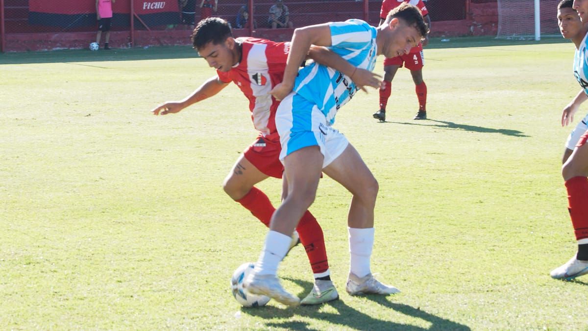 Misael Sosa hizo un buen partido frente a Racing de Córdoba. Misael Sosa hizo un buen partido frente a Racing de Córdoba.