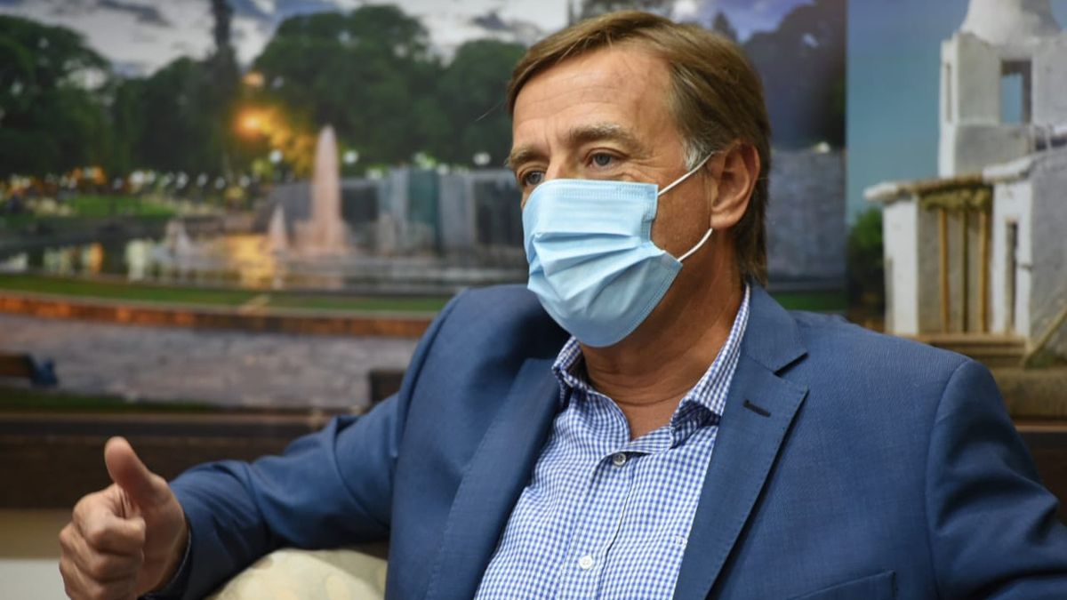 El gobernador Rodolfo Suarez saludó a los docentes por el Día del Maestro.