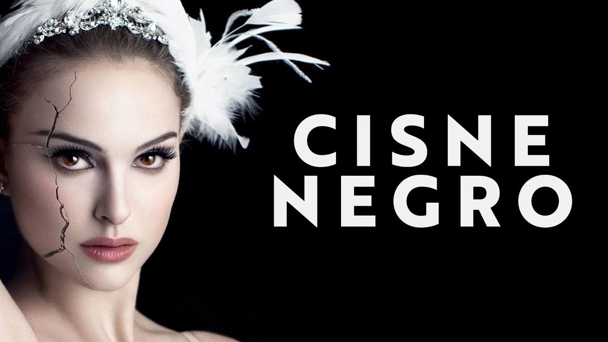 Impresionante película. Natalie Portman se ganó un premio Oscar a la mejor actuación con esta gran película, Cisne negro. Está en Disney Plus. Impresionante película. Natalie Portman se ganó un premio Oscar a la mejor actuación con esta gran película, Cisne negro. Está en Disney Plus.