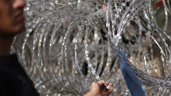 Rahf, el bebé sirio de cuatro días con el que Europa no sabe qué hacer