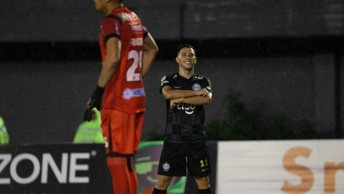 Sebasti&aacute;n Ferreira convirti&oacute; los dos goles del Olimpia de Paraguay.