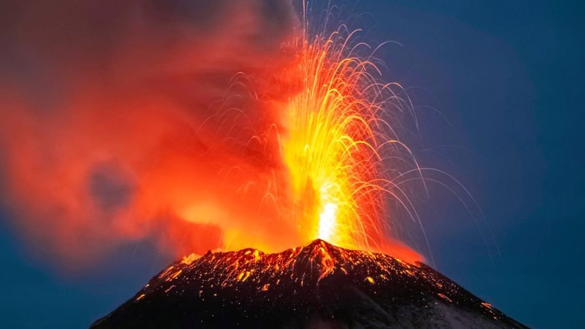 Erupción global: los volcanes que pusieron al mundo en vilo este mes