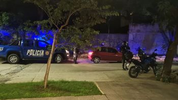 Un joven fue asesinado a balazos e hirieron a otros dos en una persecución