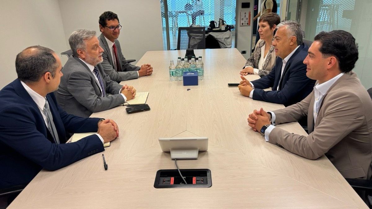 Alfredo Cornejo expresó en Chile su optimismo tras reunirse con gigantes del minería.