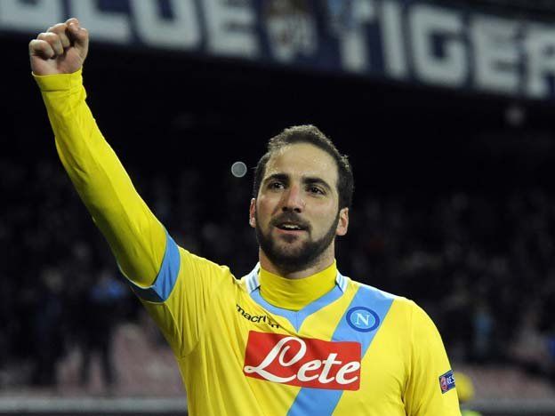 El Pipita Higuaín anotó y el Nápoli sacó pasaje en la Europa League