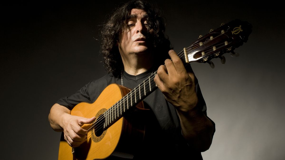 Luis Salinas.