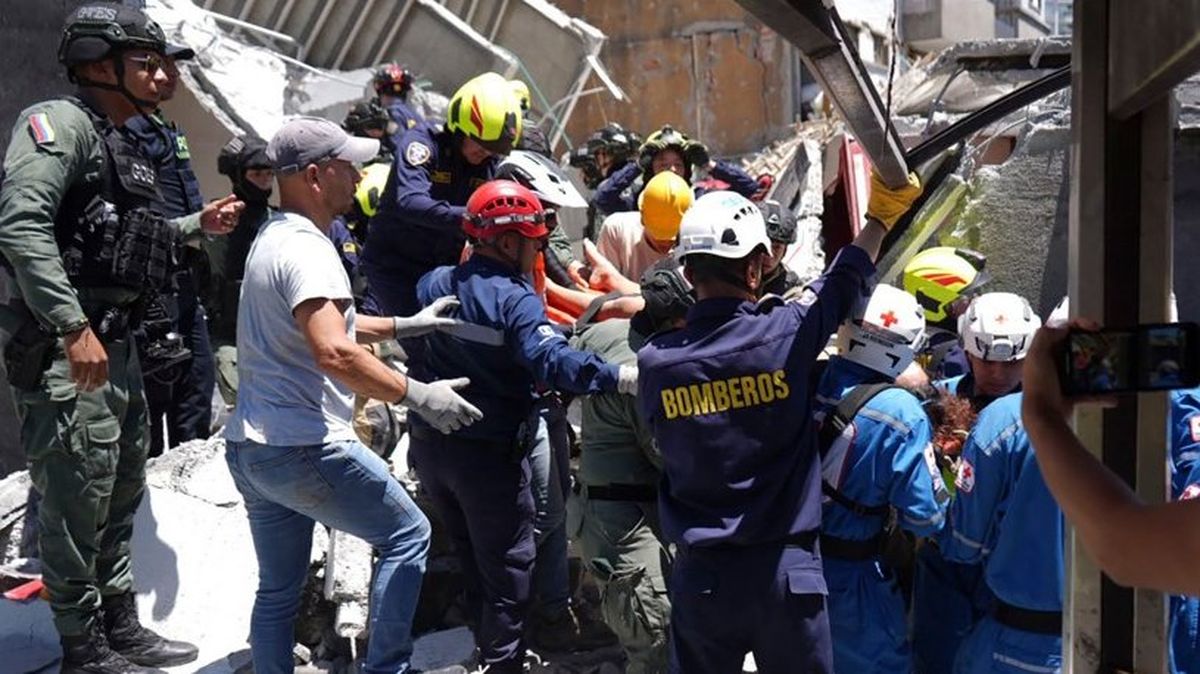 Siguen los trabajos de los rescatistas en Colombia.