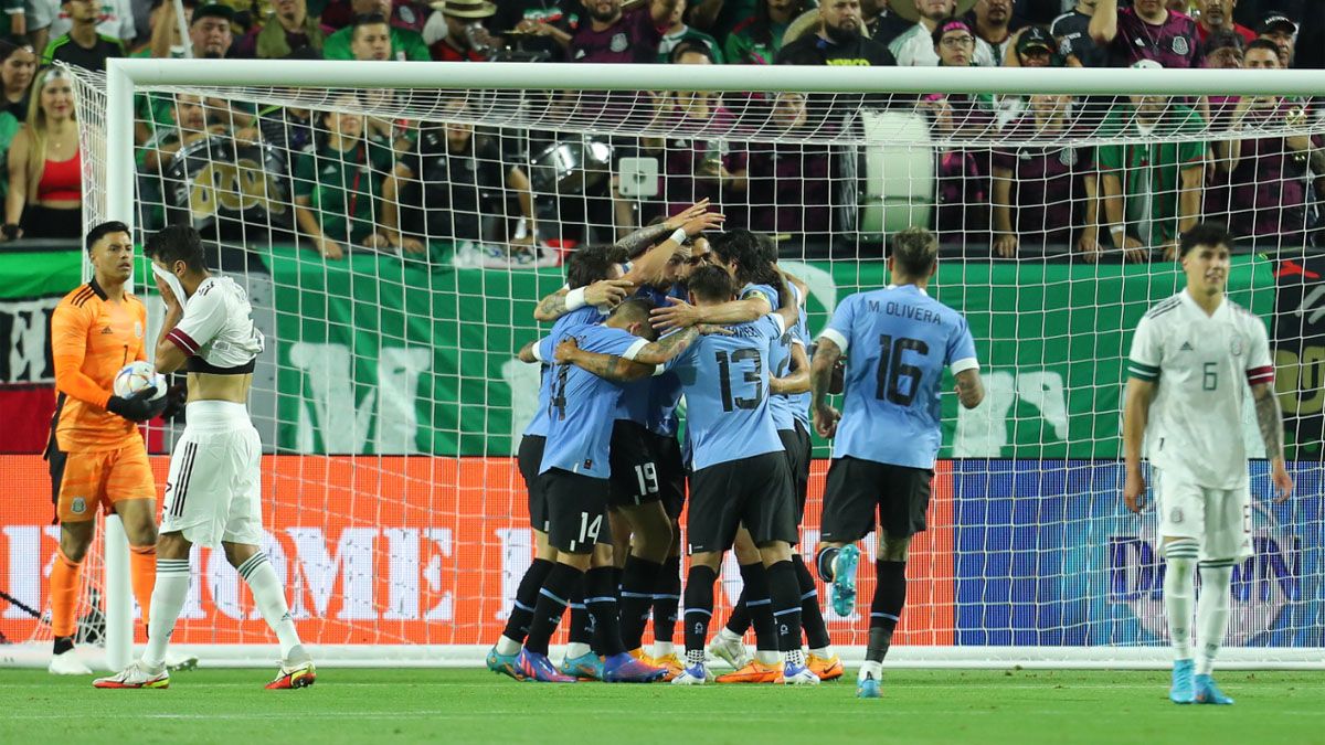 México, rival de Argentina en el Mundial, fue goleado por Uruguay
