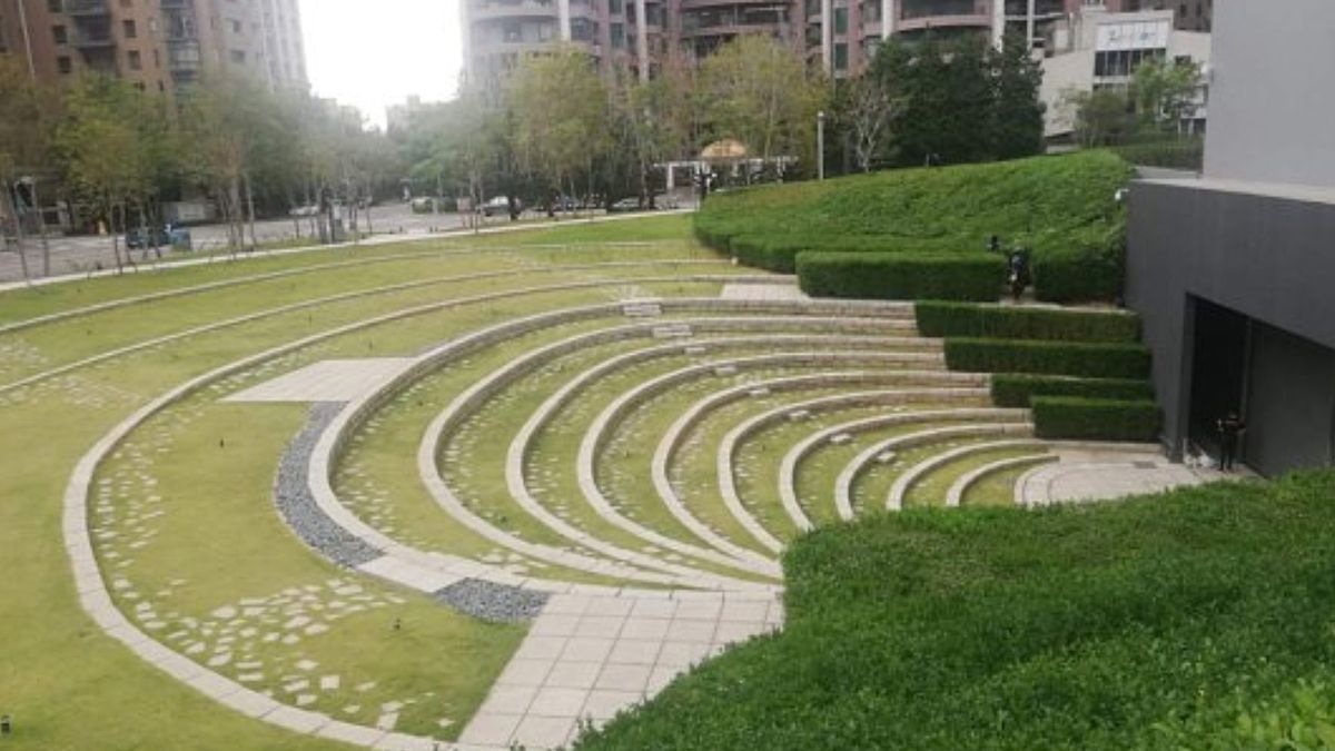 La sala Black Box se destaca por ofrecer una conexión entre el público y los intérpretes al aire libre.