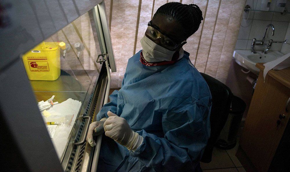 Sudáfrica inicia uno de los mayores ensayos clínicos de vacuna contra el sida