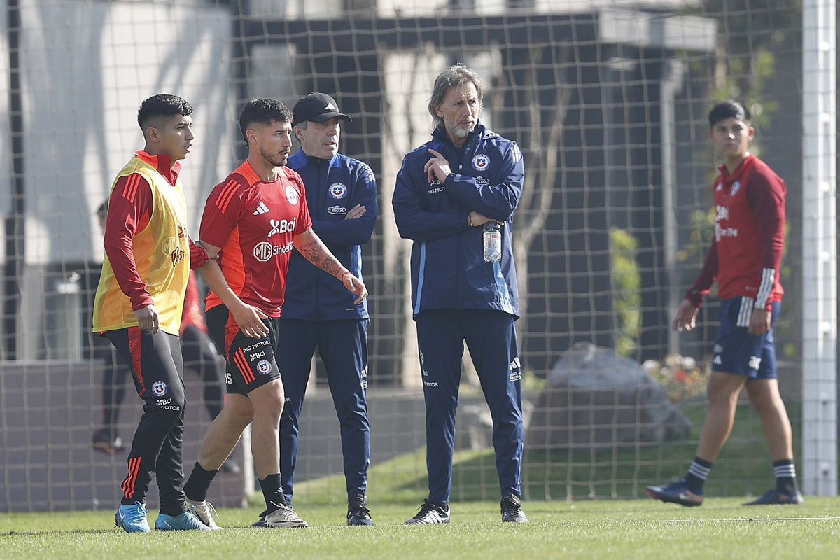 Ricardo Gareca prepara la visita de Chile a Bolivia.