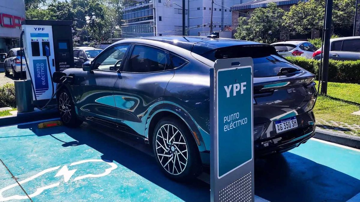 Además de los puntos de recarga en la ruta que lleva a Mar del Plata, en la Ciudad de Buenos Aires hay varios puntos eléctricos Además de los puntos de recarga en la ruta que lleva a Mar del Plata, en la Ciudad de Buenos Aires hay varios puntos eléctricos