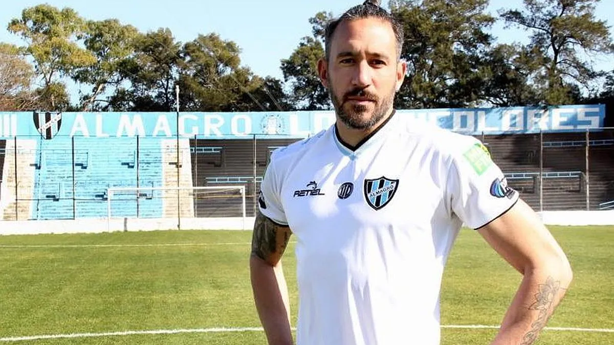 Jonás Gutiérrez volvió del retiro para jugar en el Club Social y Deportivo Las Toninas. Jonás Gutiérrez volvió del retiro para jugar en el Club Social y Deportivo Las Toninas.