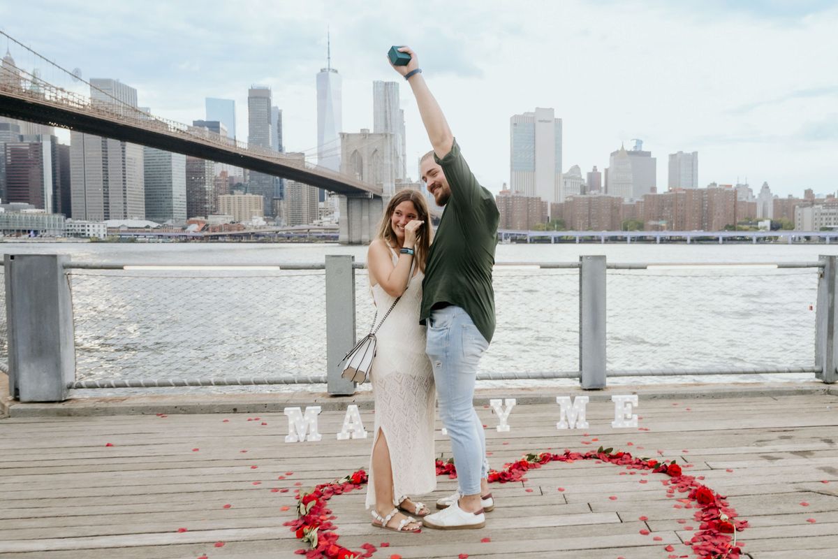 El escenario romántico favorito para realizar propuestas de matrimonio es Nueva York. El escenario romántico favorito para realizar propuestas de matrimonio es Nueva York.