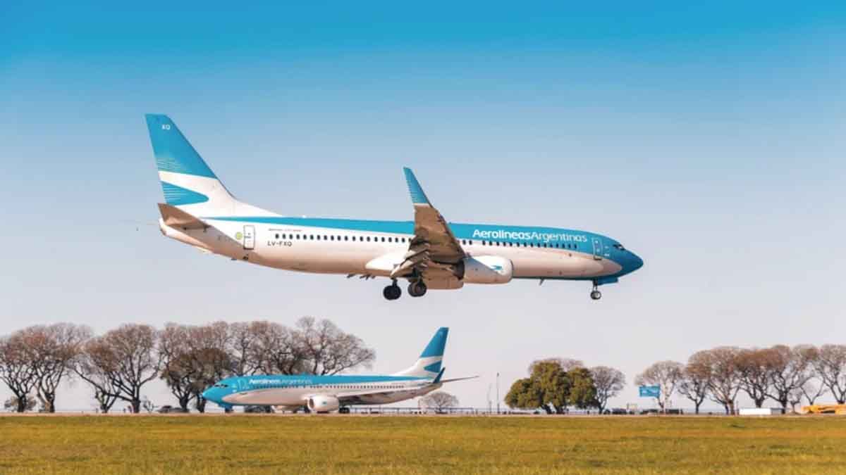 Aerolíneas Argentinas transportó cerca de 300 mil pasajeros en el feriado extra largo