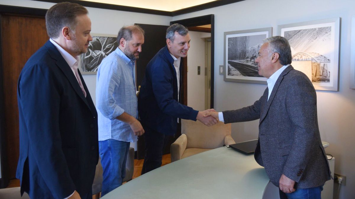 Directivos de IMPSA, durante la última reunión que mantuvieron con el gobernador Alfredo Cornejo