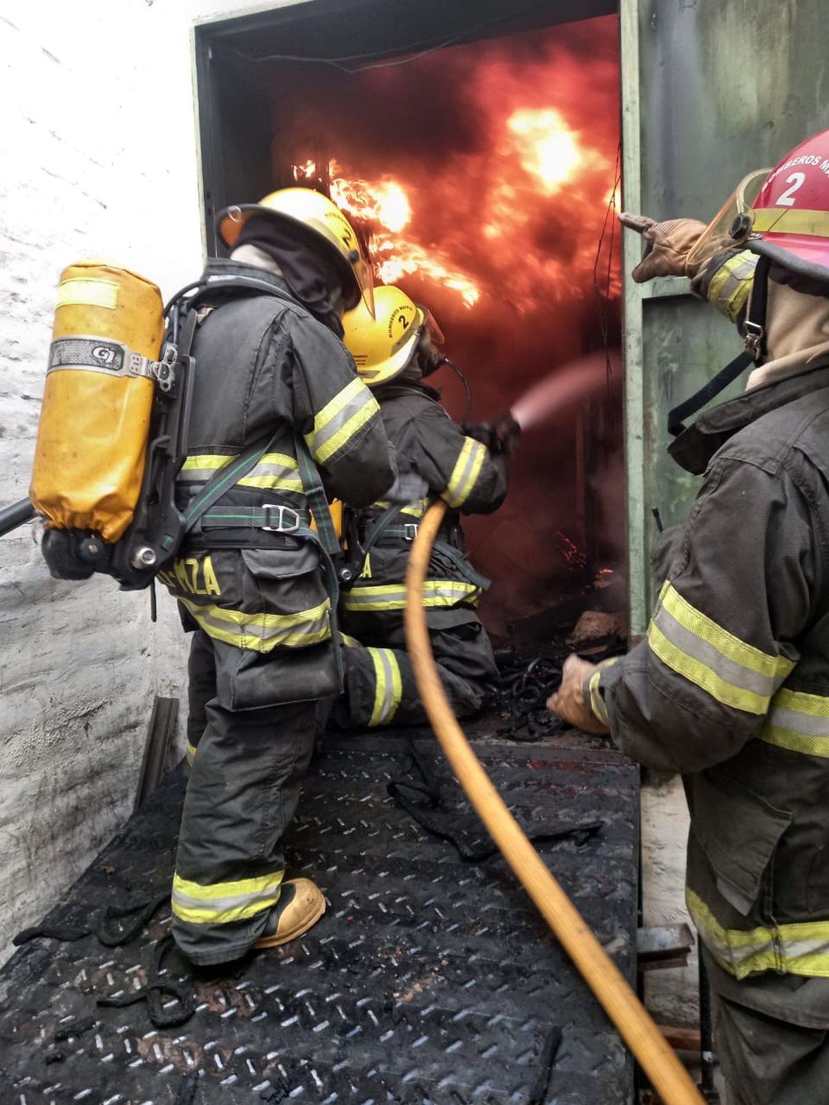 El incendio de Zapata Goma fue de grandes proporciones. El incendio de Zapata Goma fue de grandes proporciones.