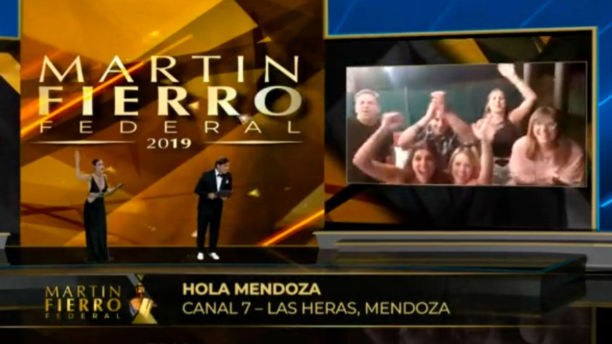 Hola Mendoza, el programa de las mañanas de Canal 7 Mendoza, ganó el Martín Fierro Federal 2019 en el rubro Informativo.&nbsp;