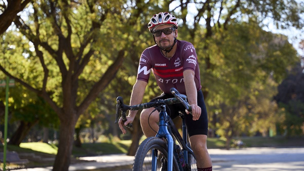 Mariano es mendocino, amante de la actividad física, el ciclismo y poco a poco se enamoró de las carreras de ultra distancia. Mariano es mendocino, amante de la actividad física, el ciclismo y poco a poco se enamoró de las carreras de ultra distancia.