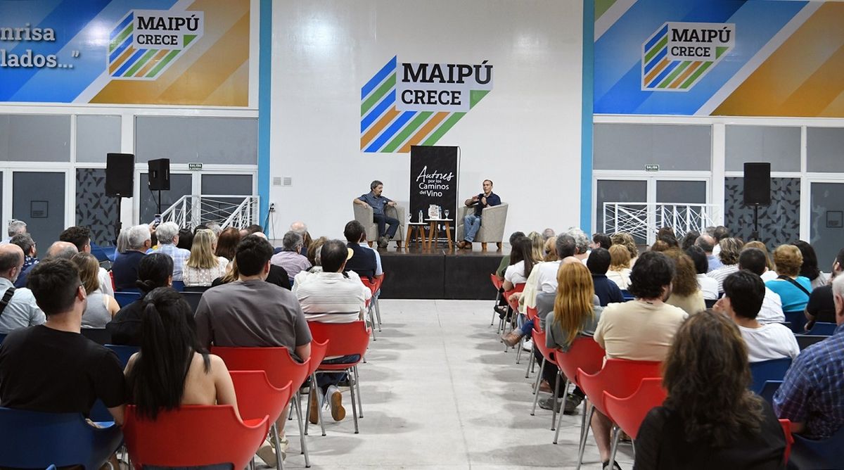 El ciclo Autores por los Caminos del Vino sum&oacute; una nueva edici&oacute;n en Mendoza con la presencia de Hugo Alconada Mon.