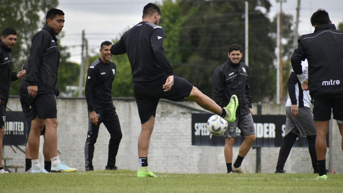 El Lobo realizó algunos movimientos livianos en Buenos Aires. El Lobo realizó algunos movimientos livianos en Buenos Aires.