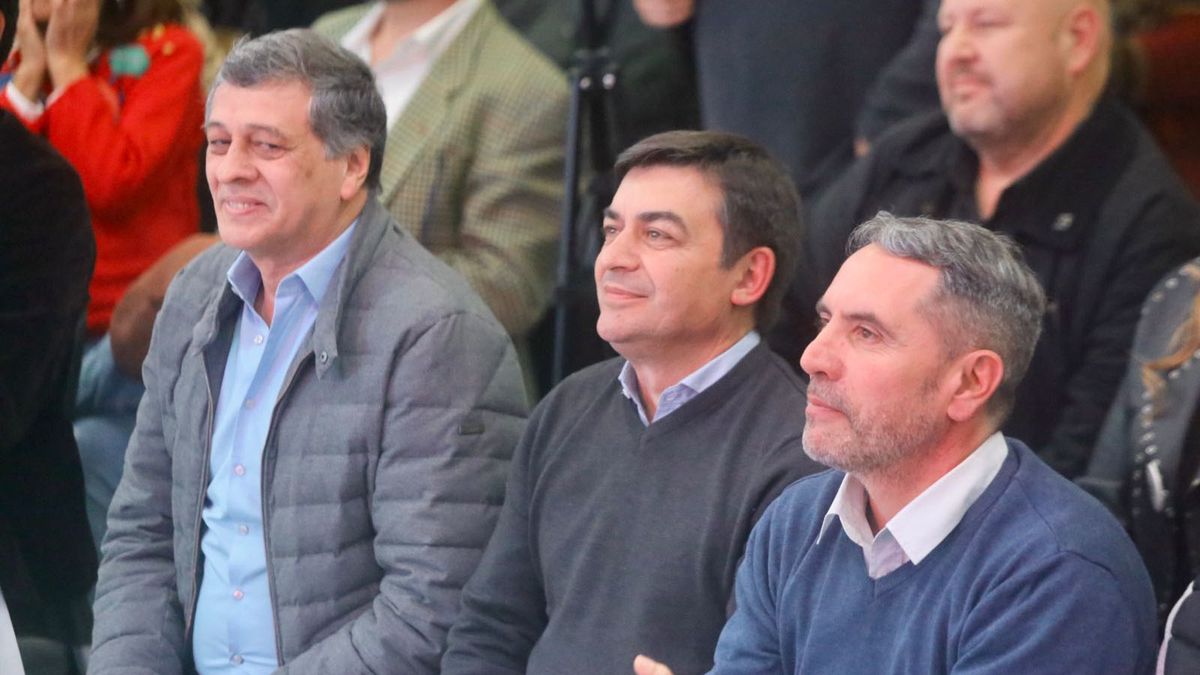 Daniel Orozco, Omar De Marchi y Jorge Difonso, tres figuras de La Unión Mendocina en un acto en San Rafael.