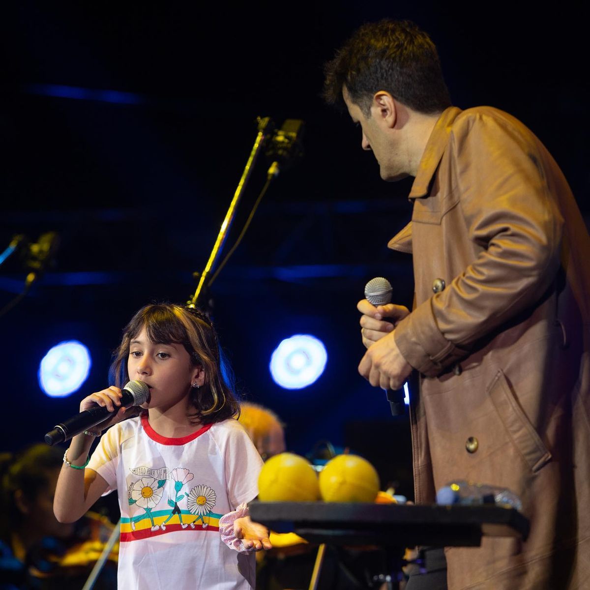 La hija de Joaquín Guevara y Julieta Villar Cangemi ha compartido grandes escenarios con la banda del ex Piojos. La hija de Joaquín Guevara y Julieta Villar Cangemi ha compartido grandes escenarios con la banda del ex Piojos.