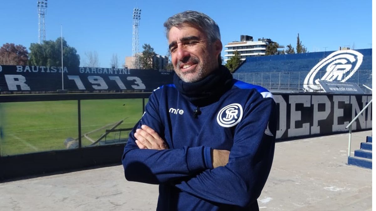 Gabriel Gómez dirigió la práctica de la Lepra y estará en el banco&nbsp; ante Deportivo Madryn.